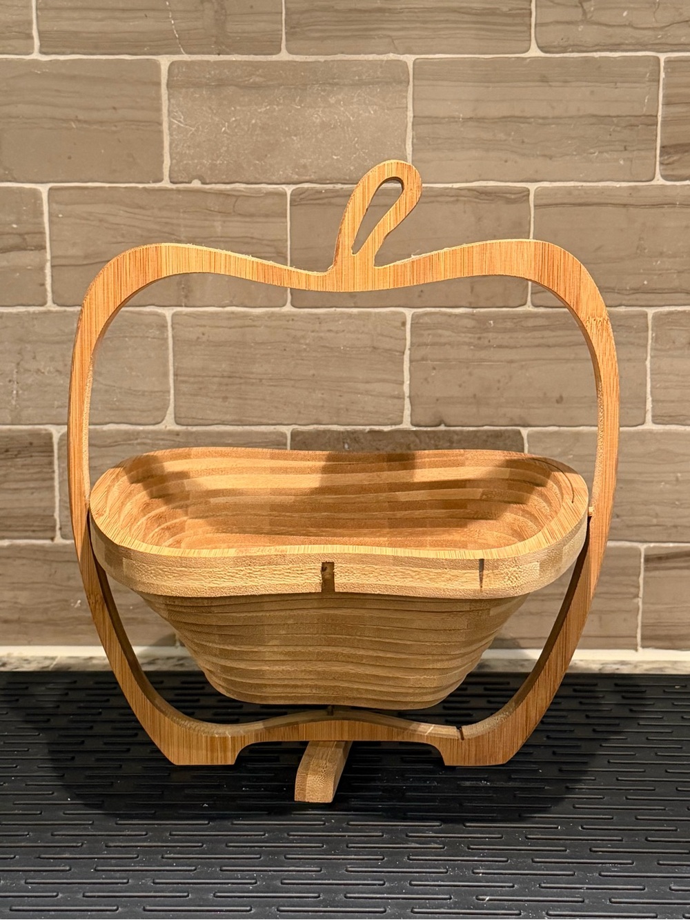 Bonnie & Pop Collapsible Bamboo Apple Fruit Basket Hot Pad Trivet Counter Decor